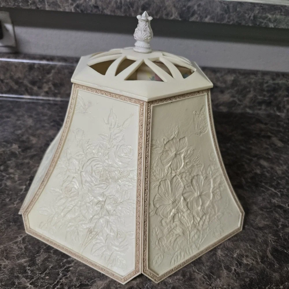 Vintage 1950's Celluloid Lithophane 6‎ Panel Floral Scene Lamp Shade